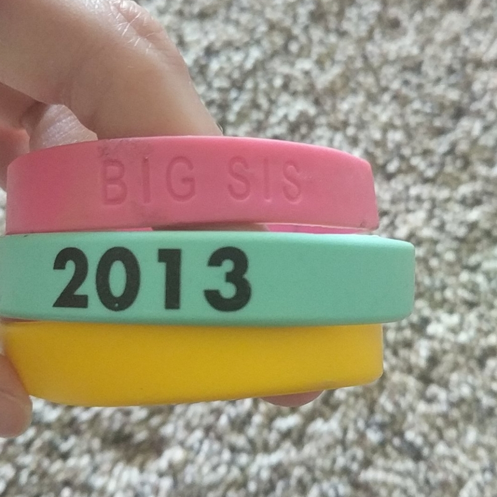 🌷🌷3 bracelets - Picture 2 of 3
